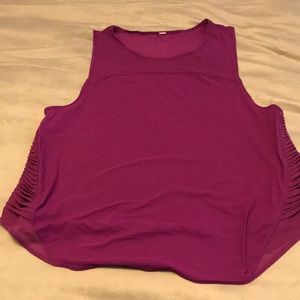 Lululemon magenta sleeveless top, size 8